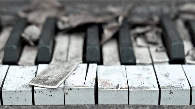 sad_piano-8667778